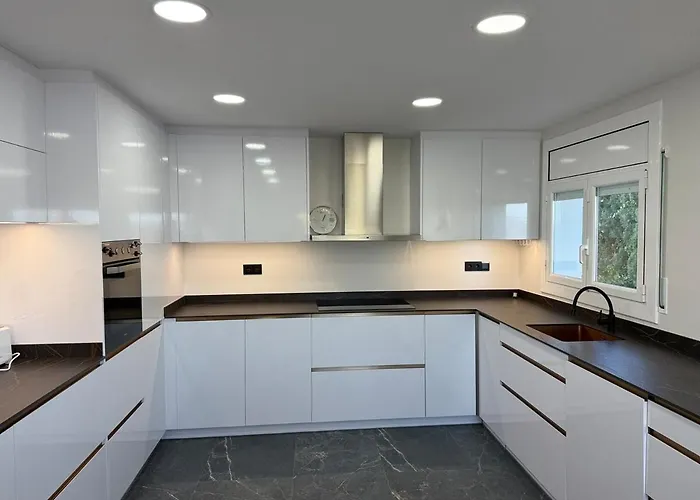 ヴィラ Vora A Mar カラフェル